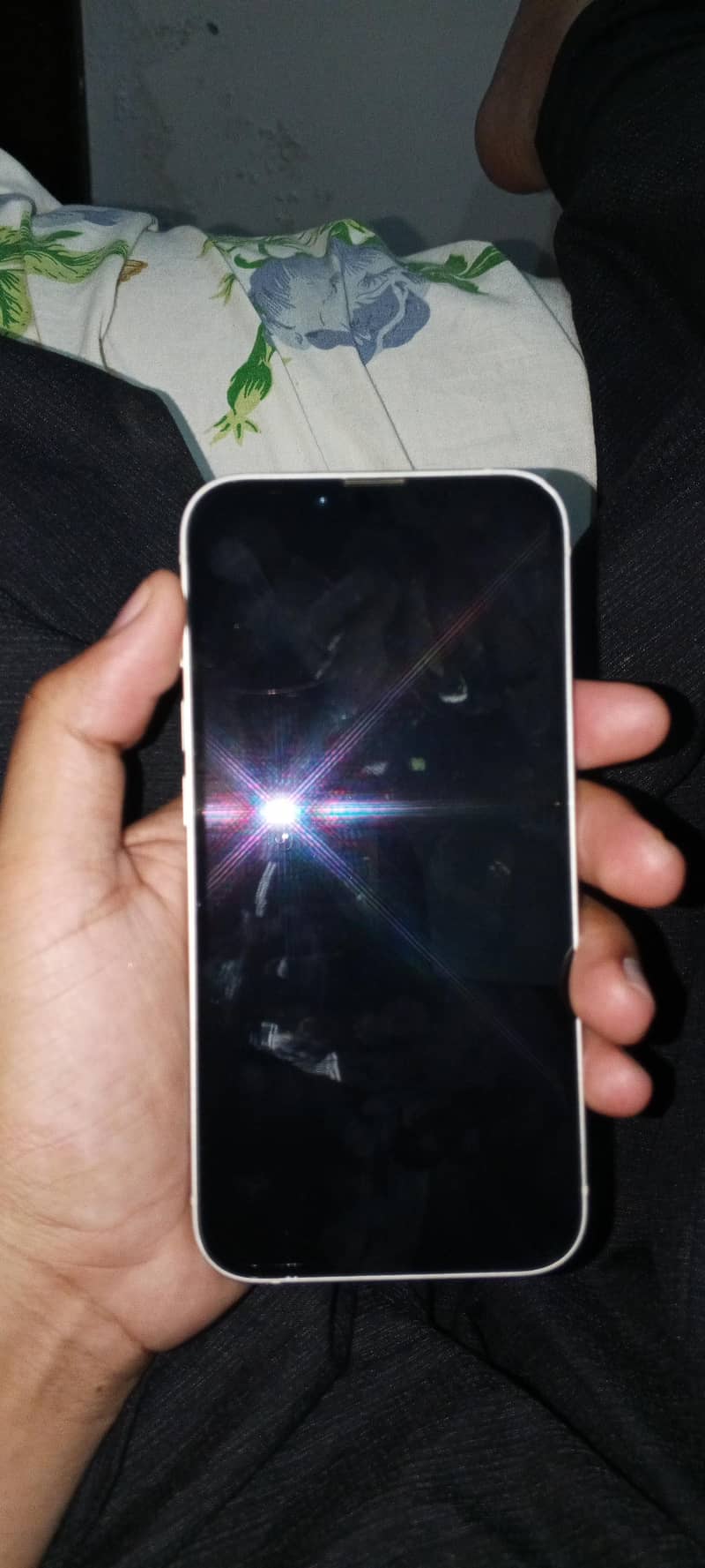 Apple iPhone 13 4