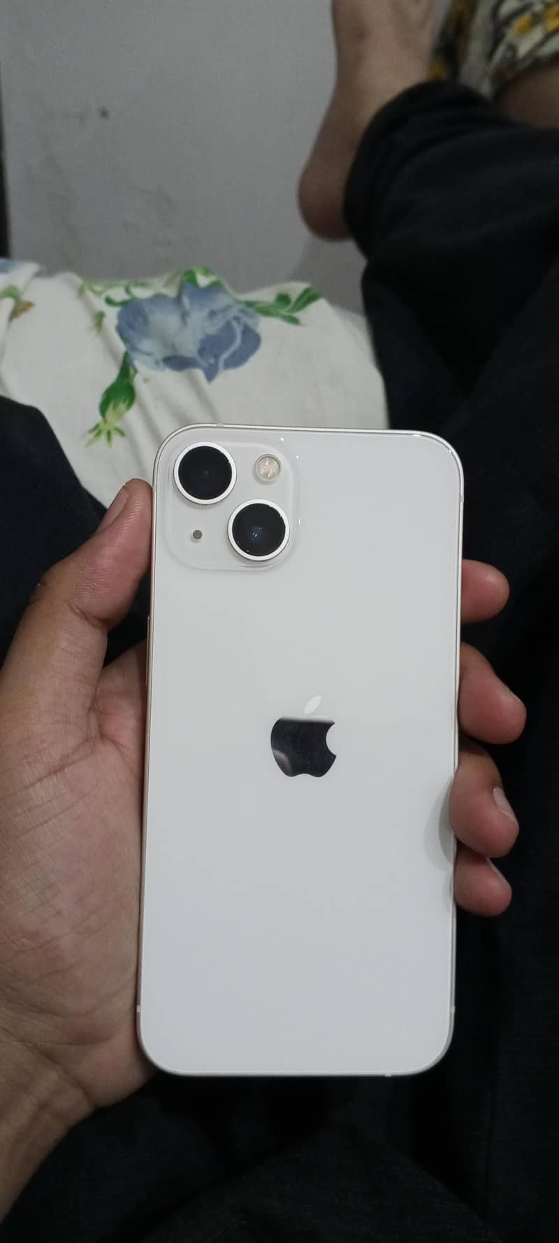 Apple iPhone 13 5