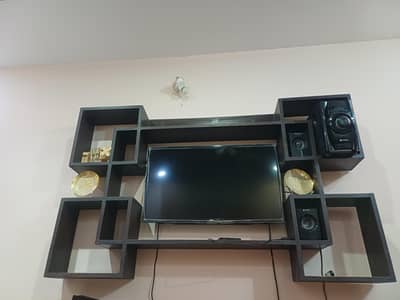 T. v r uska stand