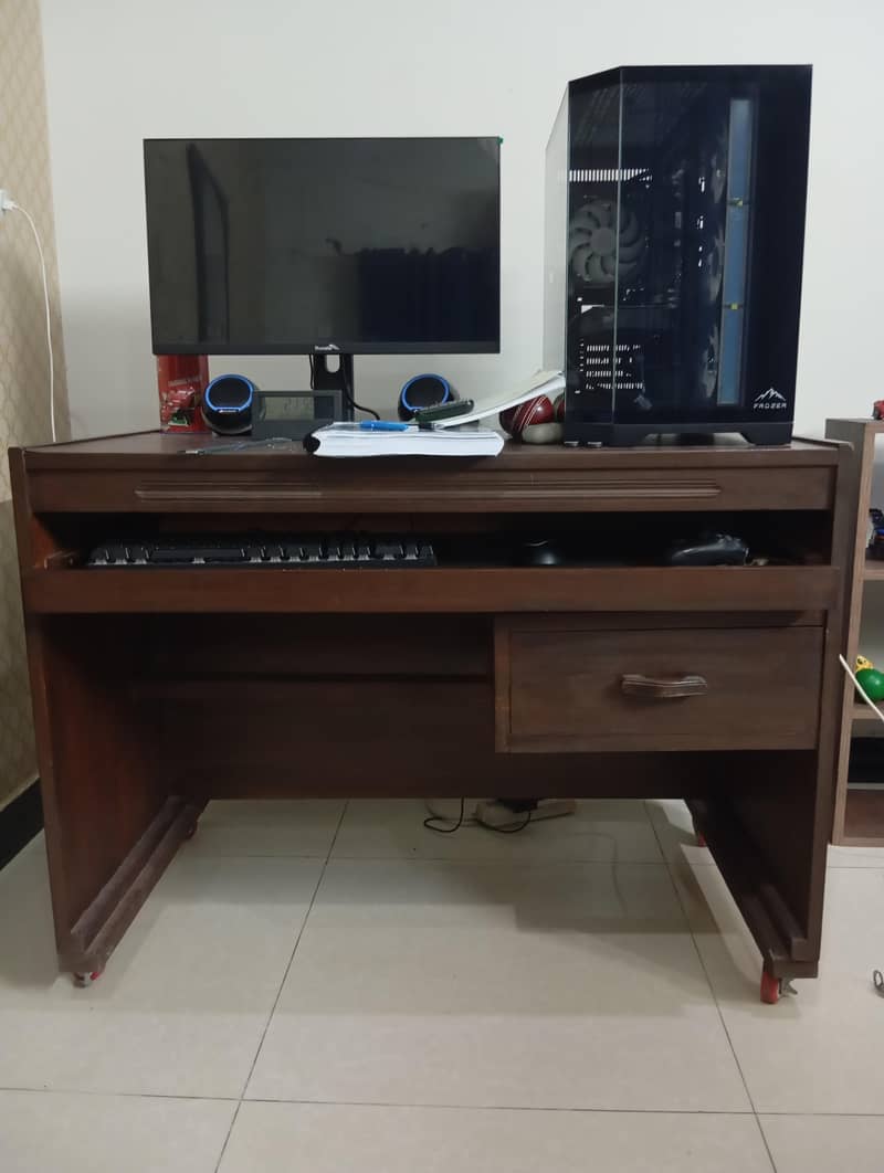 Computer Table 0