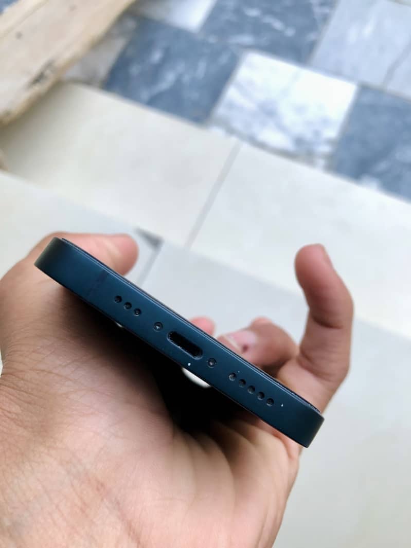 Apple iPhone 13 3