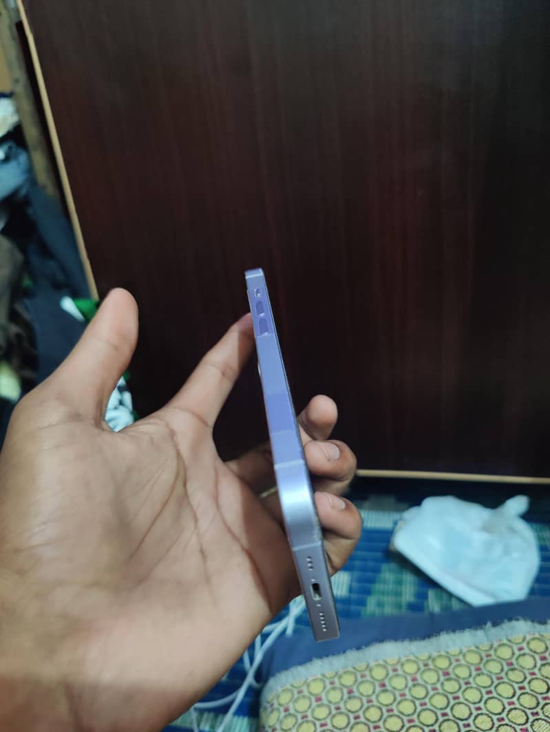 Apple iPhone 14 3
