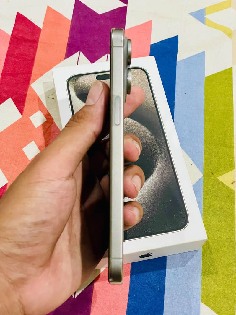 Apple iPhone 15 Pro Max 2