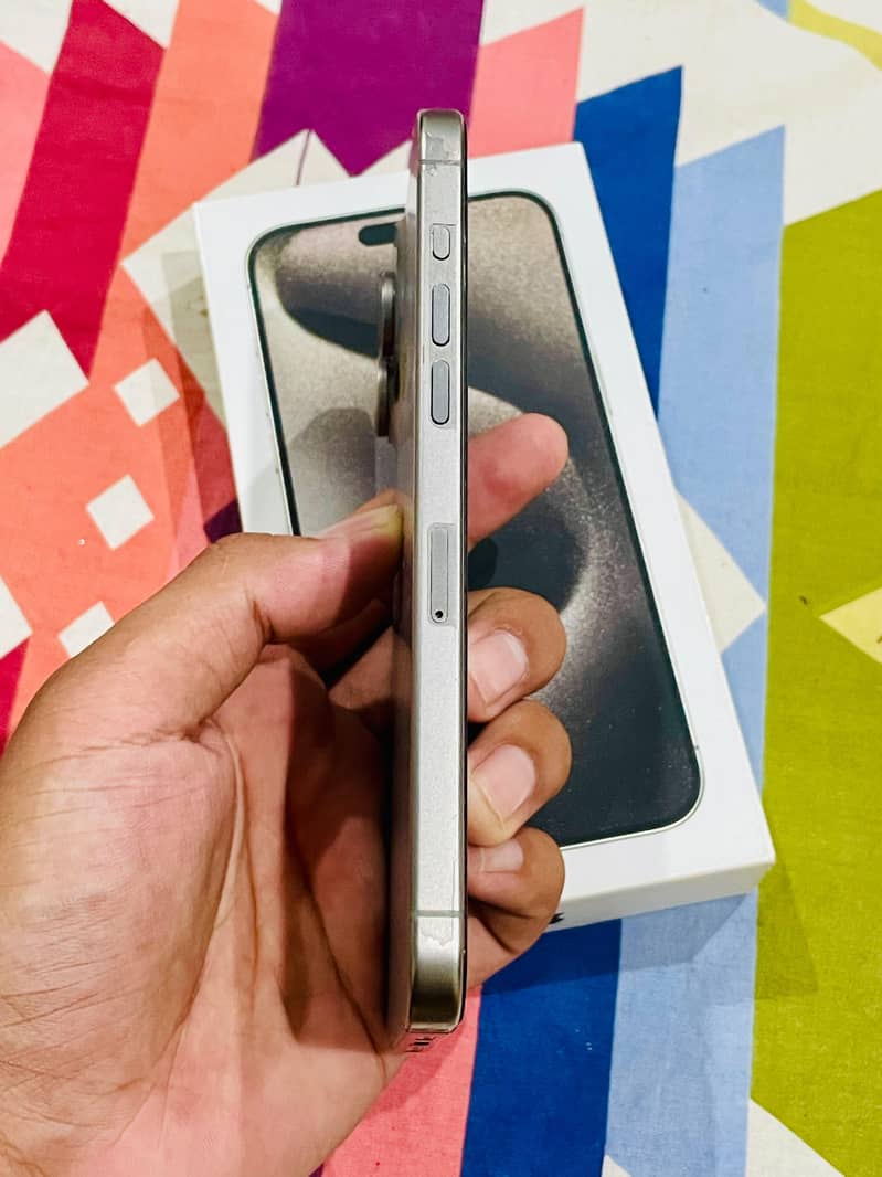 Apple iPhone 15 Pro Max 3