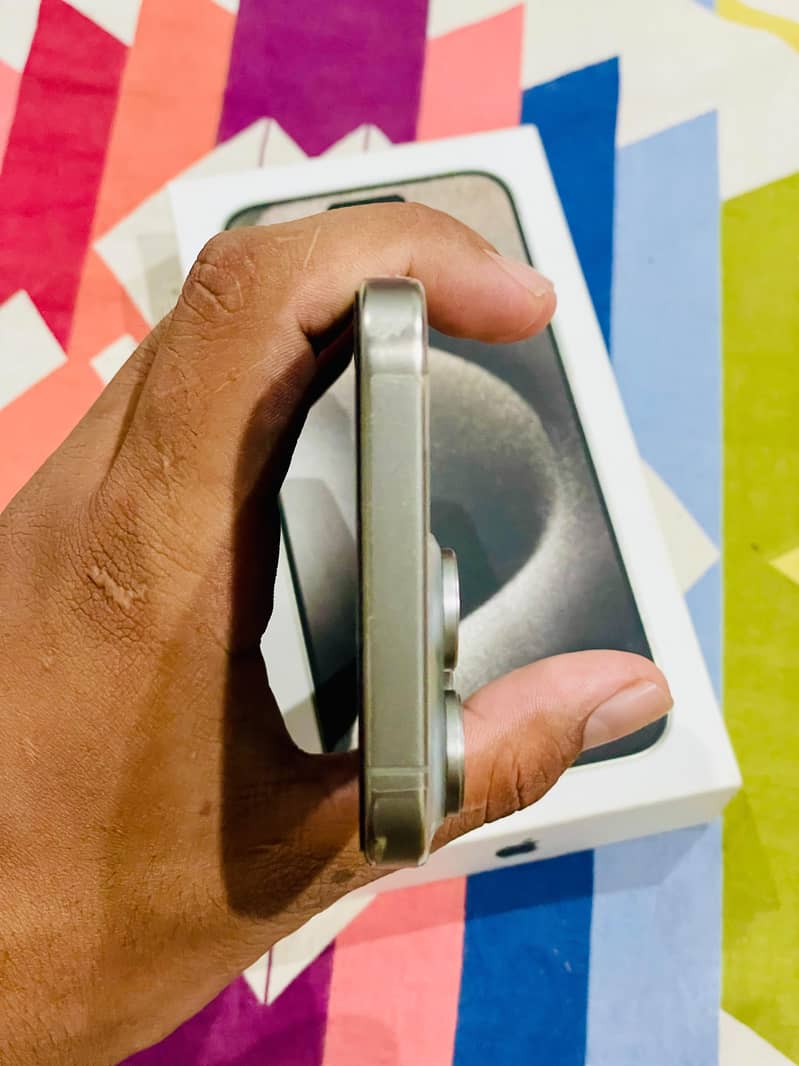 Apple iPhone 15 Pro Max 4