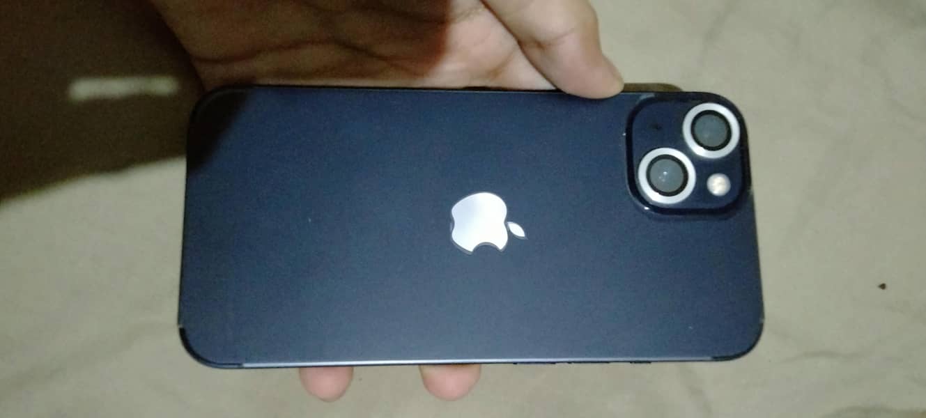Apple iPhone 13 0