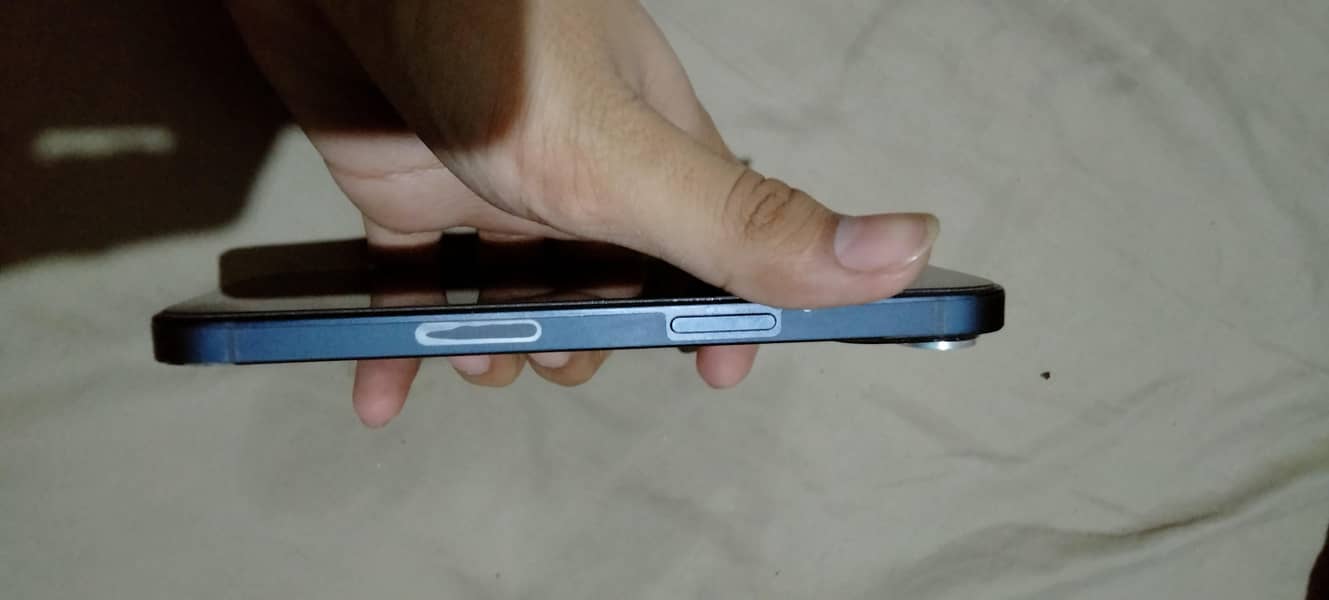 Apple iPhone 13 3