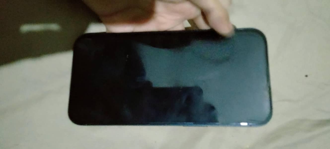 Apple iPhone 13 5