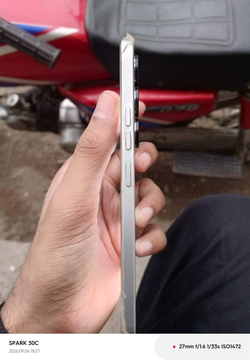 Tecno Spark 40 pro 3