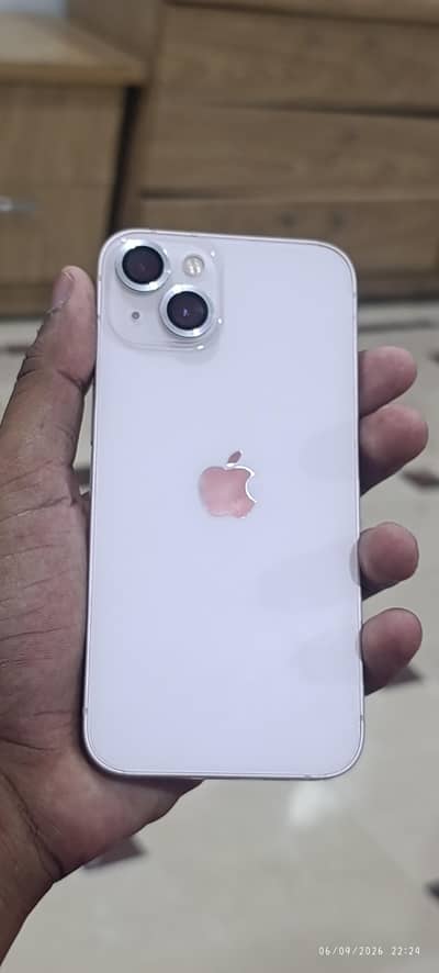 Apple iPhone 13