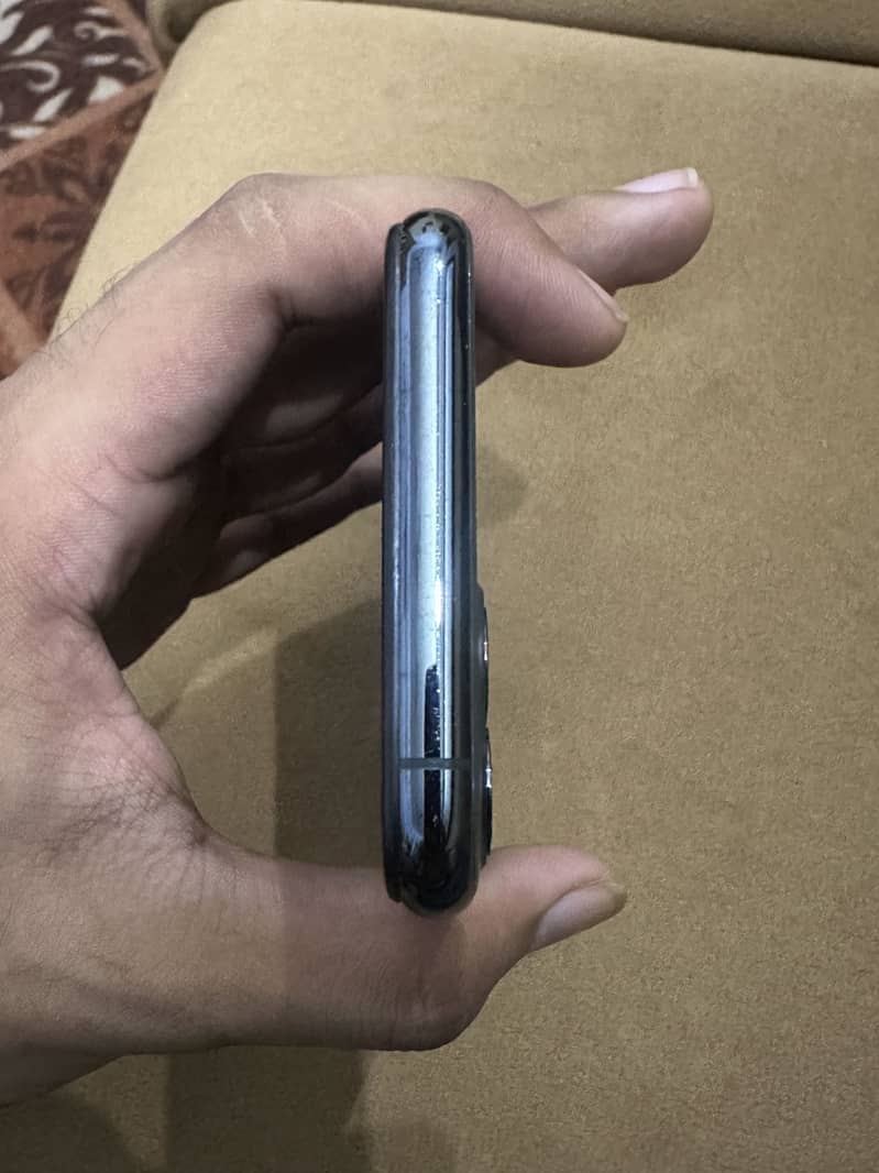 Apple iPhone 11 Pro 7