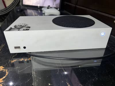 Xbox series S. with Cricket 26 game