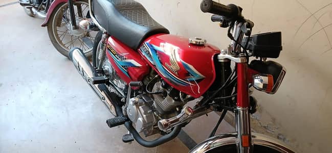 GGI 125, 2024 Model Red color 10 by 10 condition