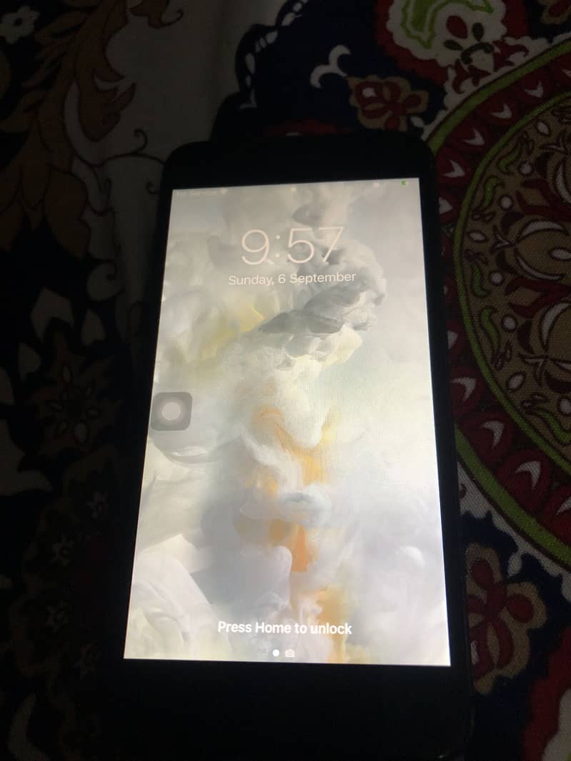 Apple iPhone 8 Plus 0