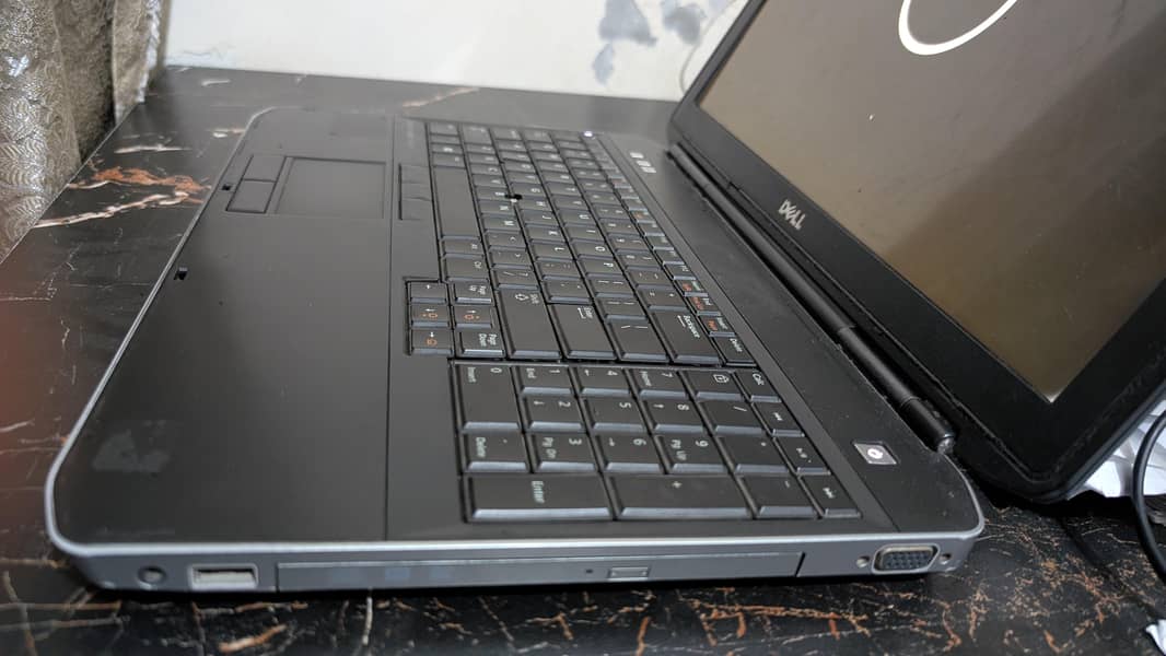 Dell latitude E5530! 1