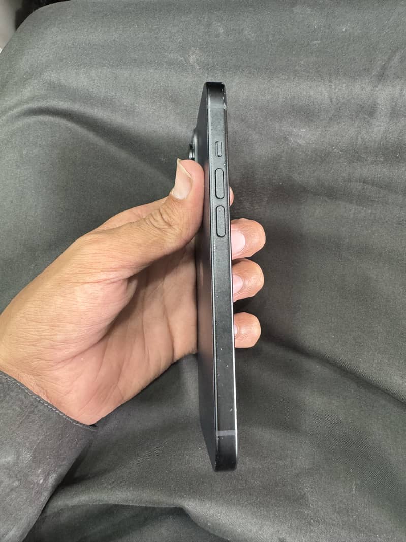 Apple iPhone 15 2