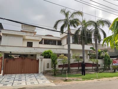 GULBERG ESTATE OFFER,2 KANAL 5 MARLA OFFICE USE HOUSE FOR RENT JAIL ROAD GULBERG LAHORE