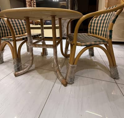 Round Table & Chair