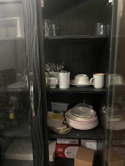 Crockery showcase