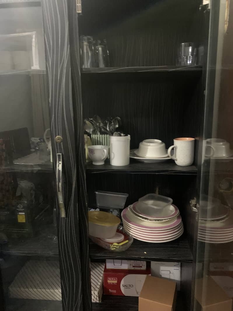 Crockery showcase 0