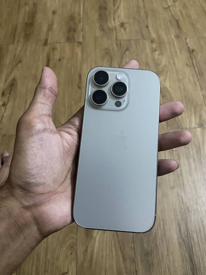 Apple iPhone 16 Pro 0