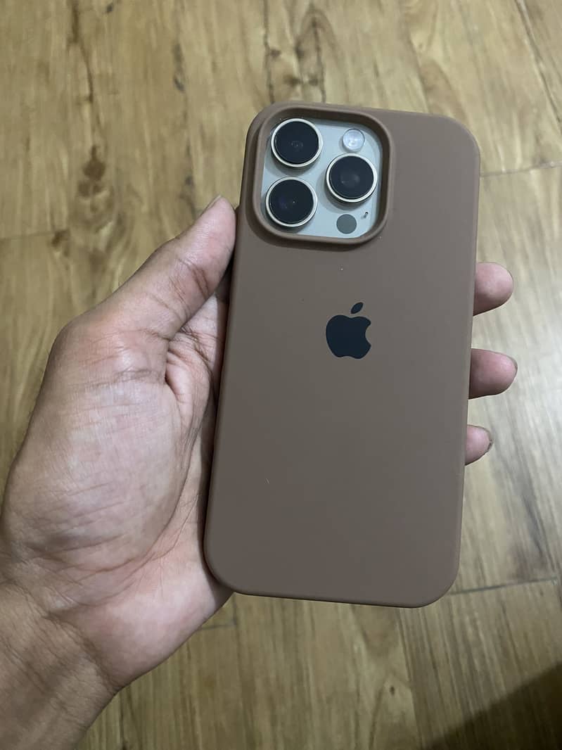 Apple iPhone 16 Pro 5