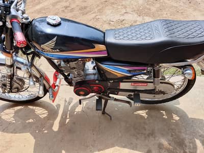 Honda CG 125 . Modal 2010 reg bannu. Urgent sell