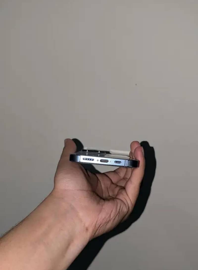 Apple iPhone 13 Pro 1