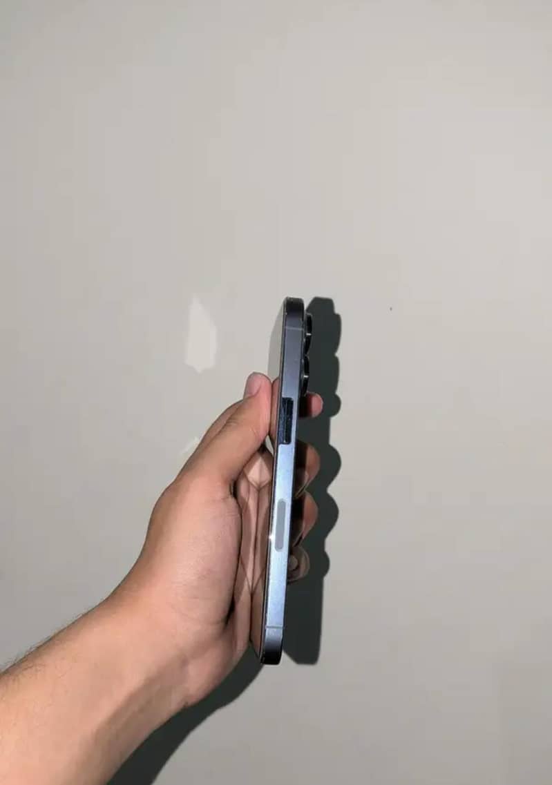 Apple iPhone 13 Pro 2
