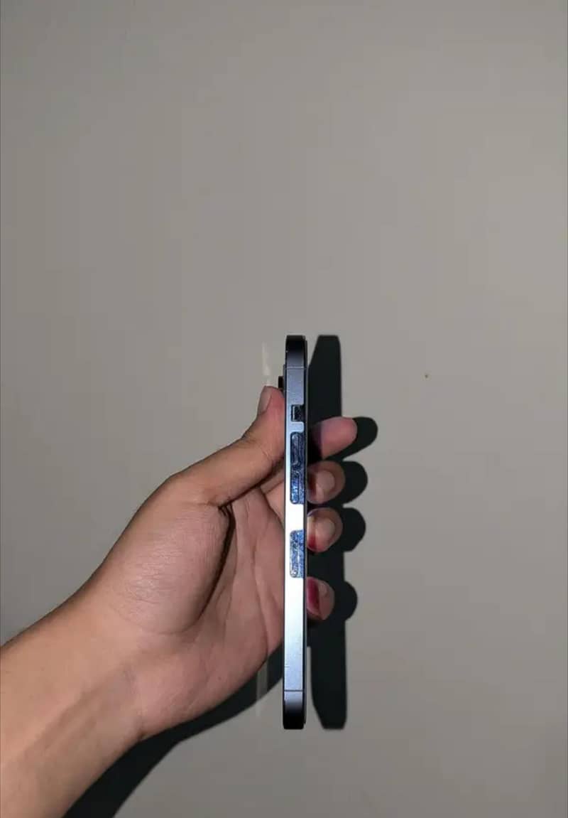 Apple iPhone 13 Pro 4