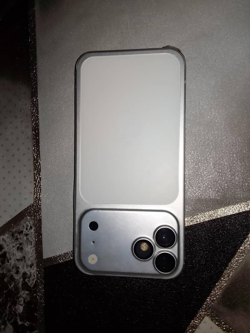 Apple iPhone 12 1