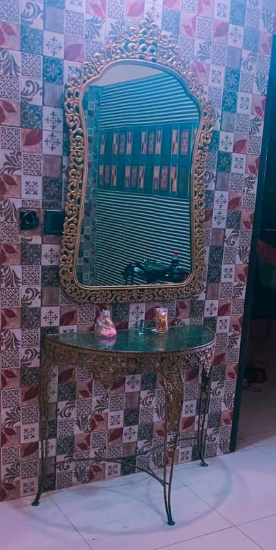 Vintage Antique-Style Gold Ornate Mirror & Moon Console Table Se