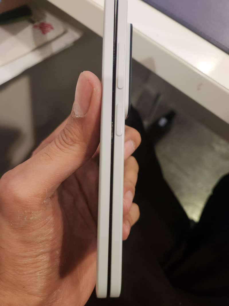 Microsoft Surface Duo 2 1