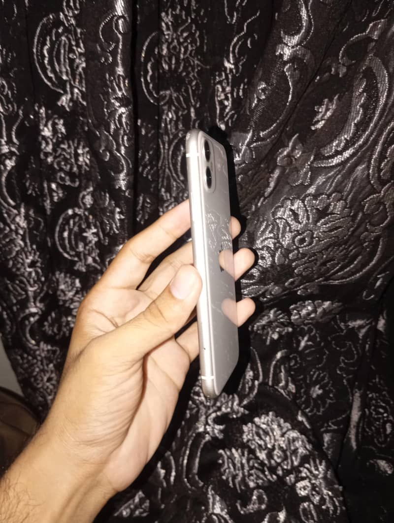 Apple iPhone 11 1