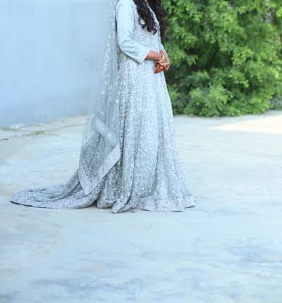 Tail maxi for walima event