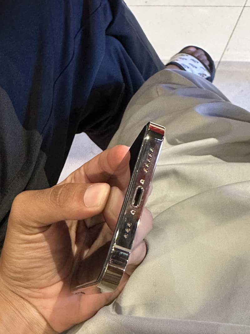 Apple iPhone 12 Pro 3
