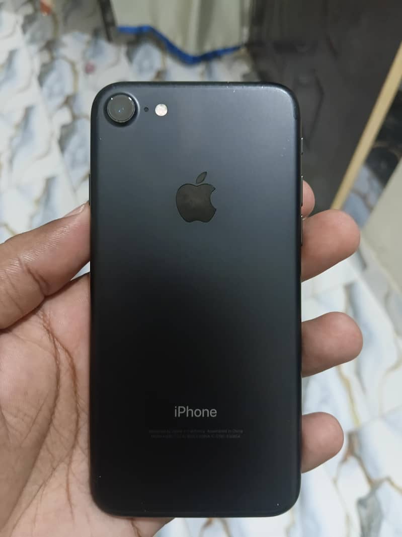 Apple iPhone 7 4