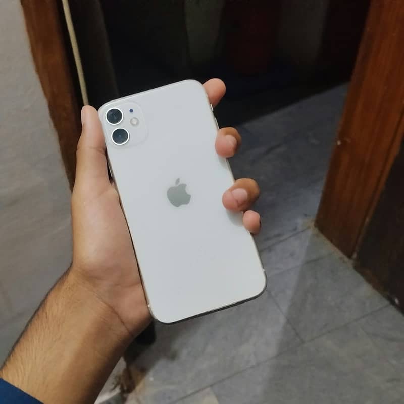 Apple iPhone 11 0