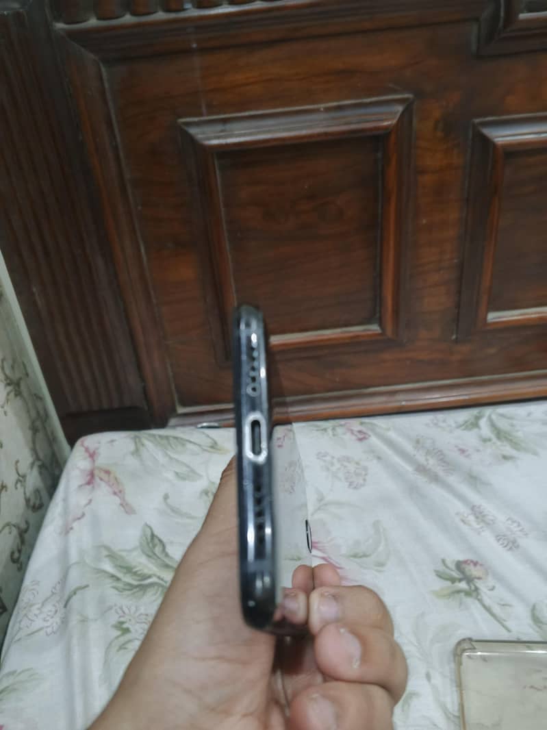 One Plus 6T 5