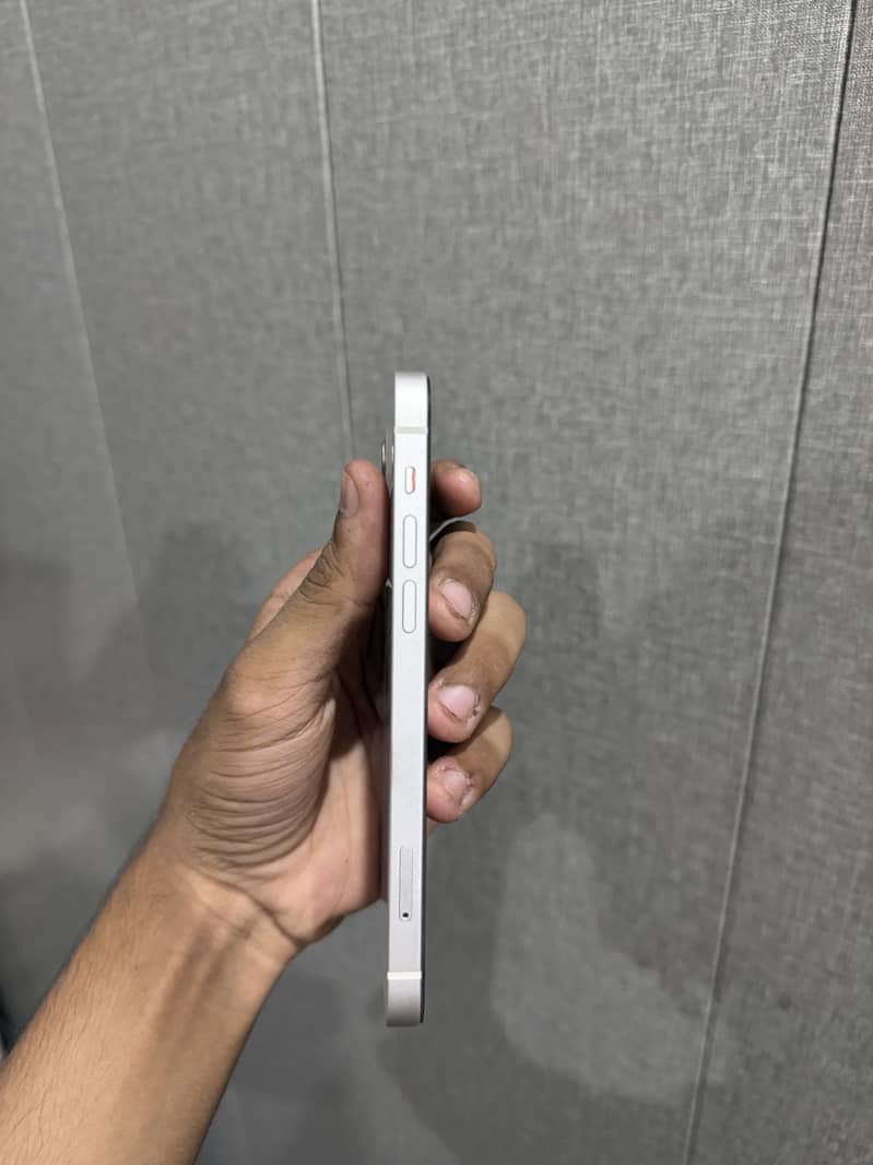 Apple iPhone 12 0