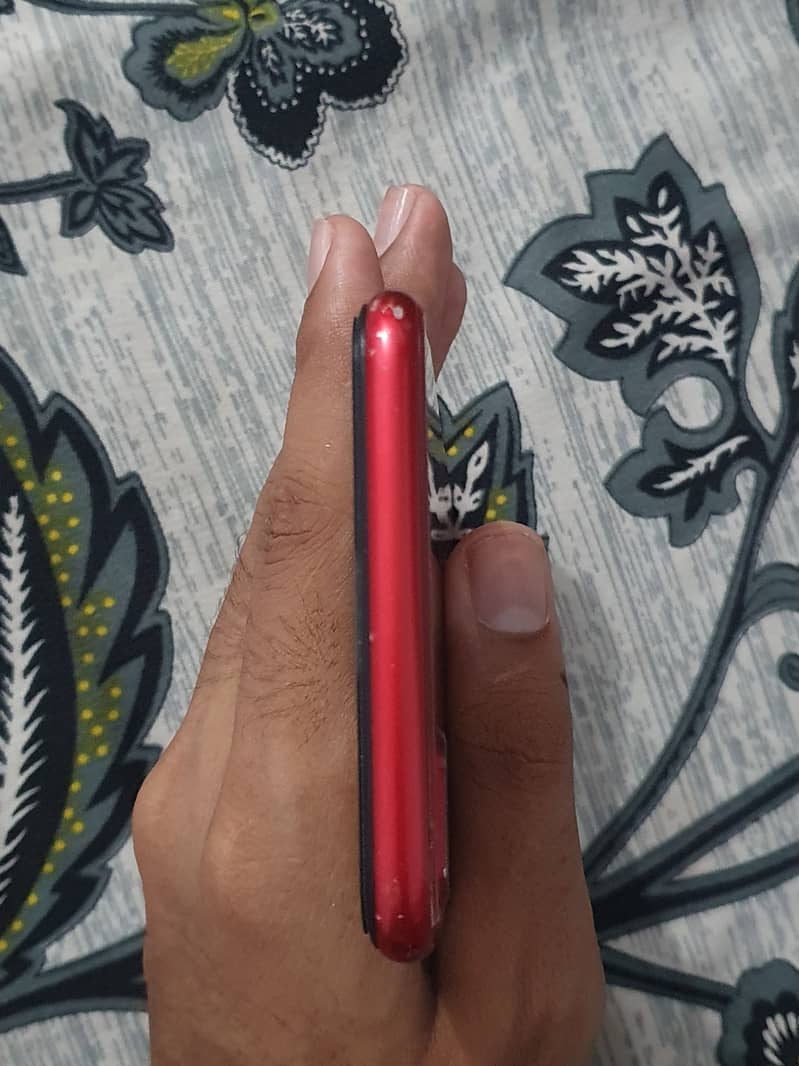 Apple iPhone 8 Plus 3