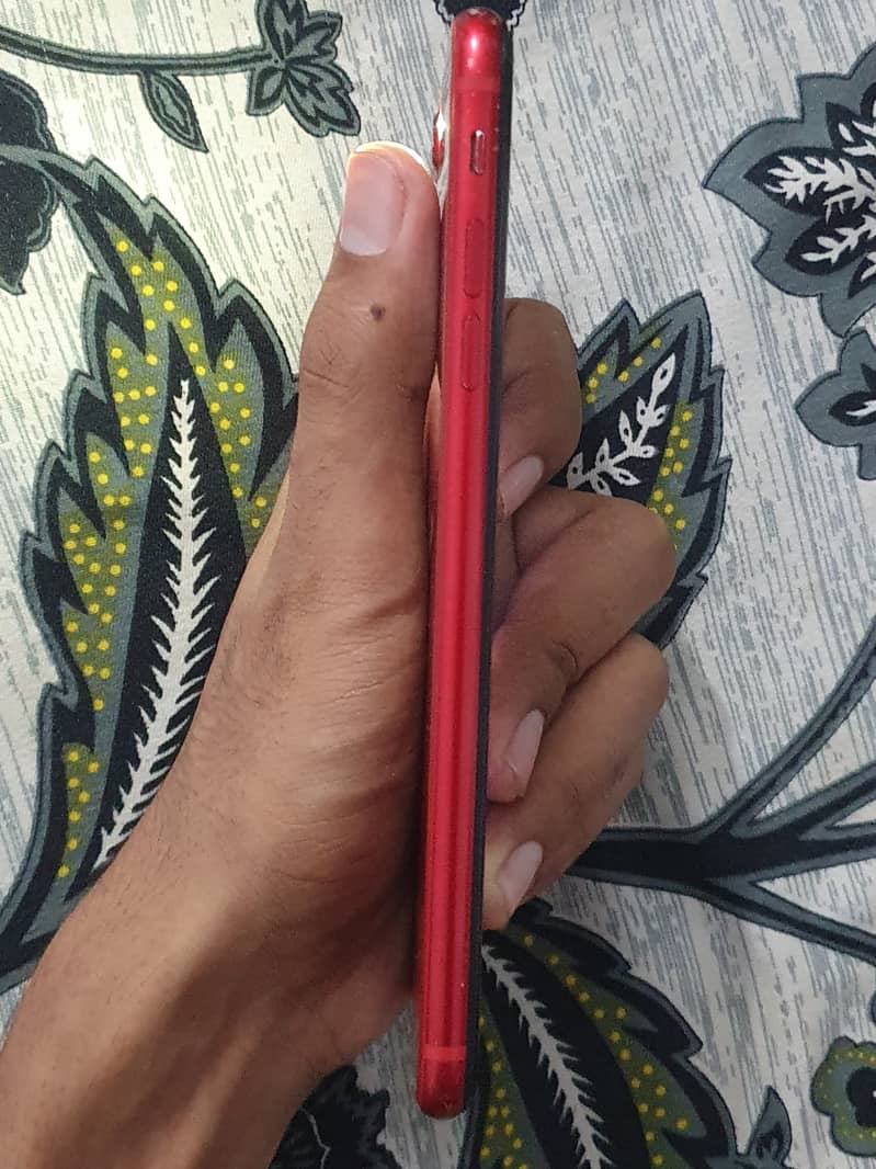 Apple iPhone 8 Plus 4