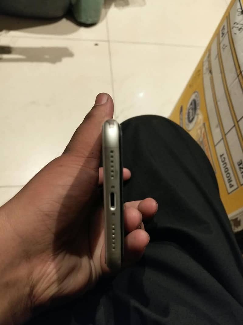 Apple iPhone 11 5
