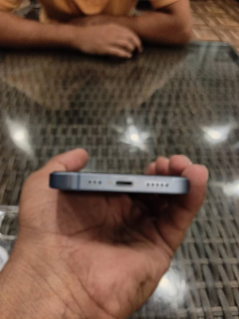 Apple iPhone 14 4