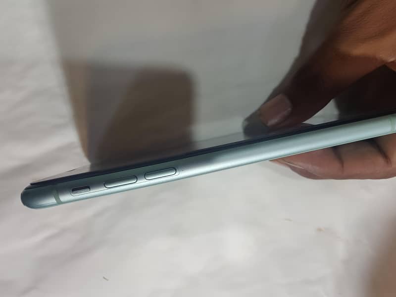 Apple iPhone 11 5