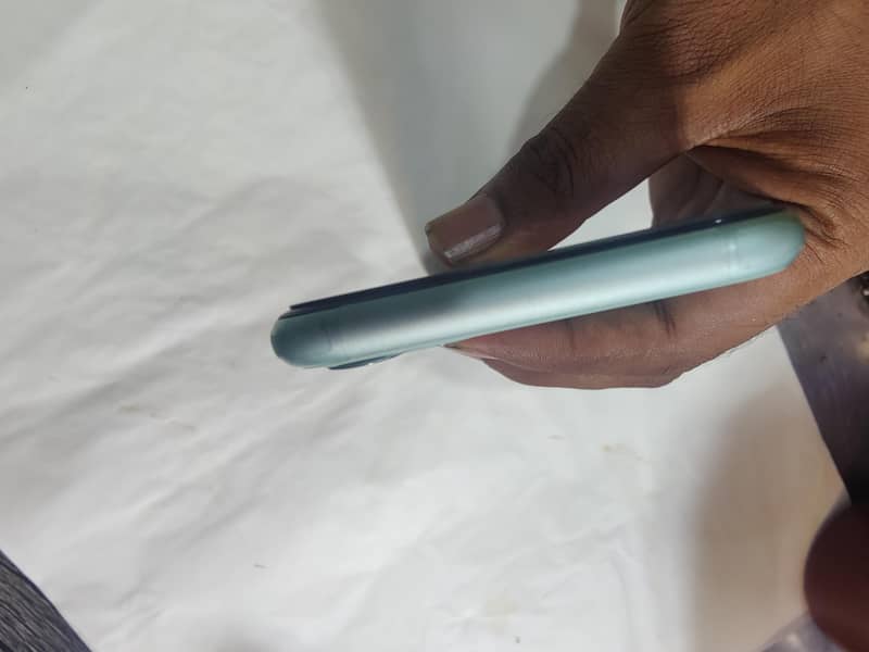 Apple iPhone 11 6
