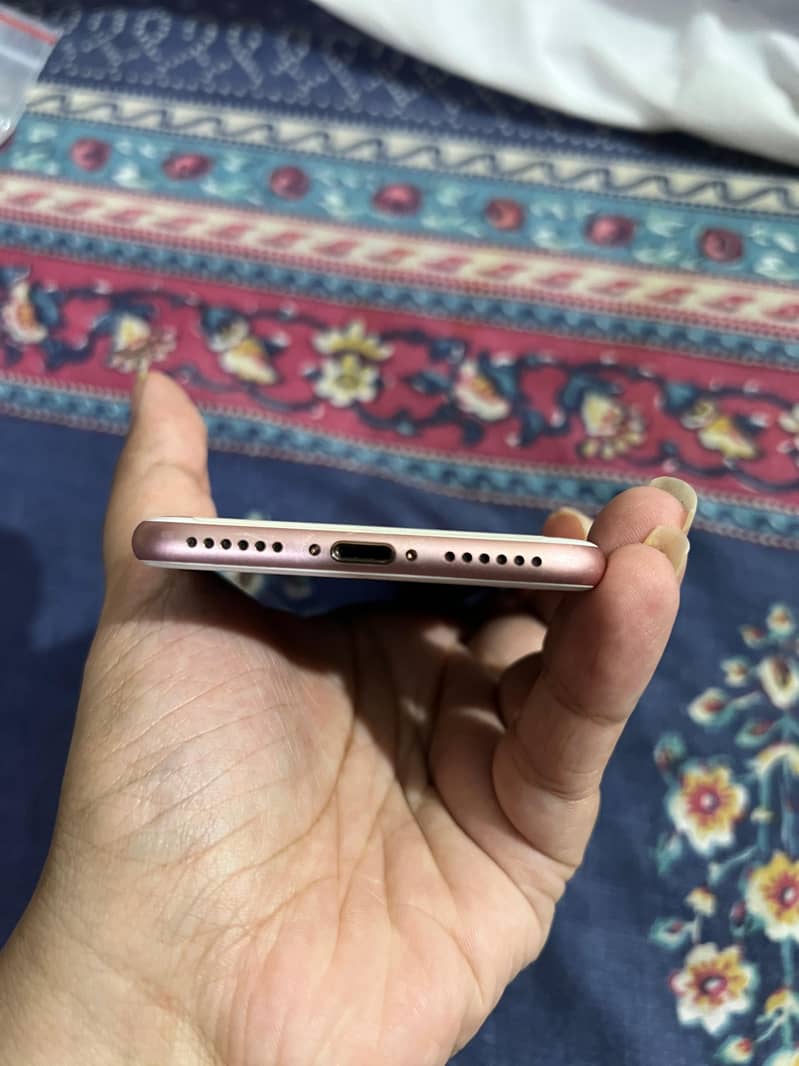 iPhone 7 3