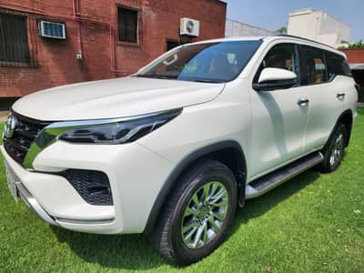 Toyota Fortuner V 2024