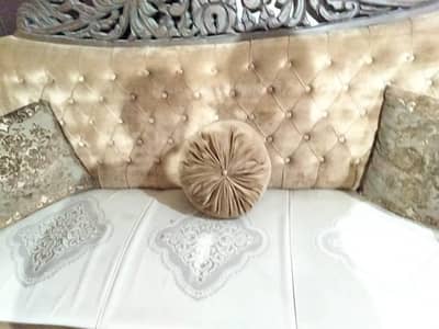 5-Seater Used Sofa Set – Good Condition