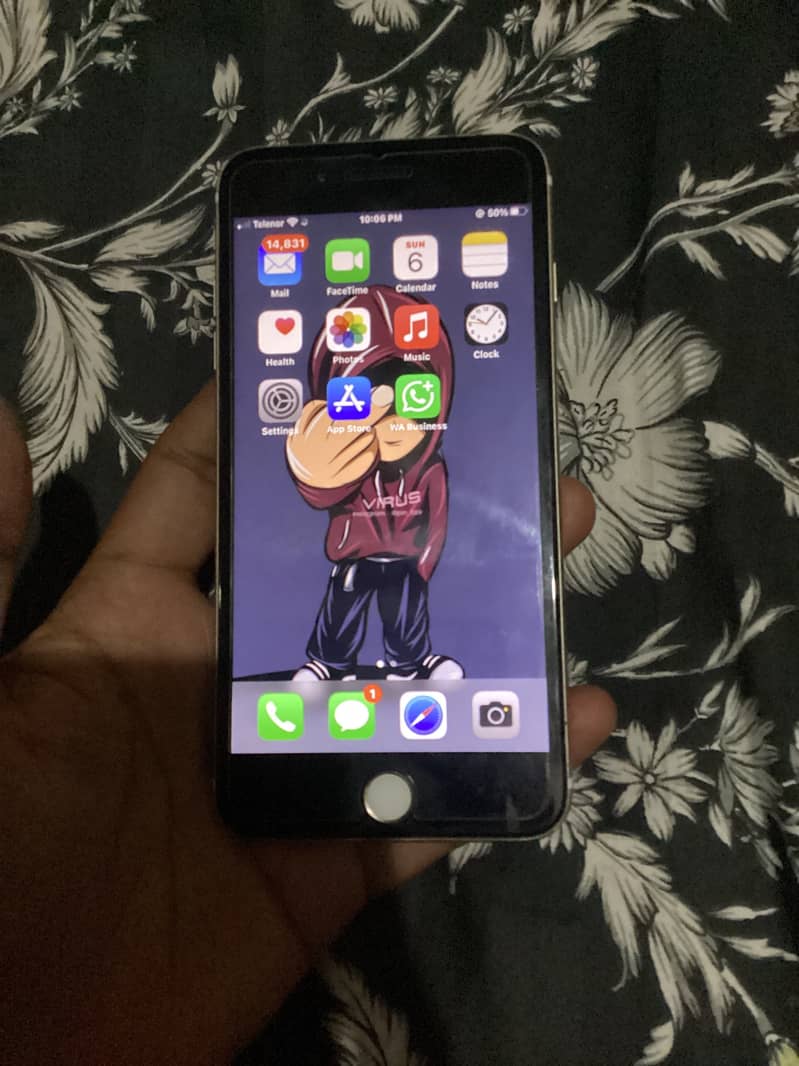 Apple iPhone 7 Plus 1